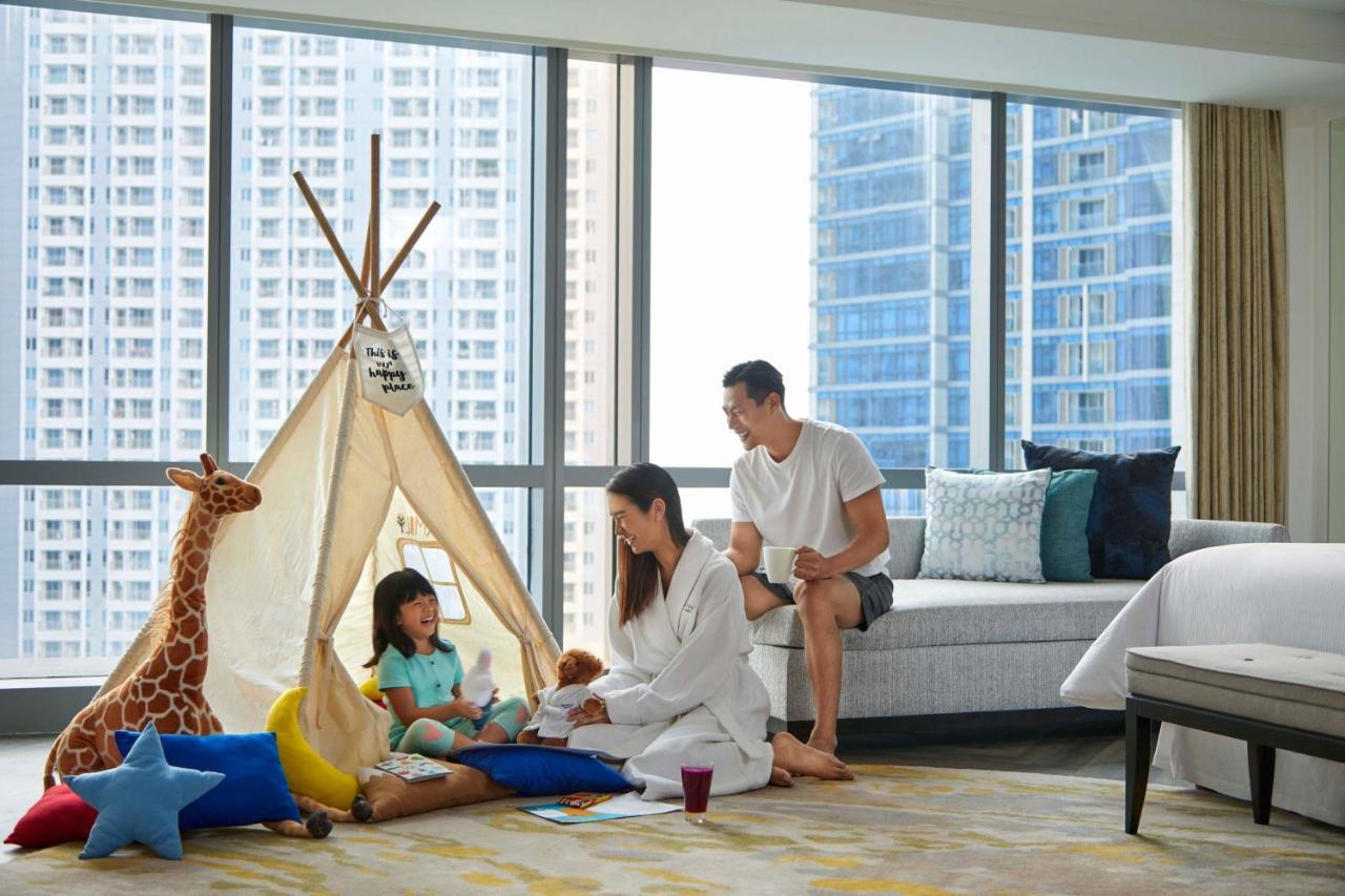 The Westin Surabaya Hotel Buitenkant foto