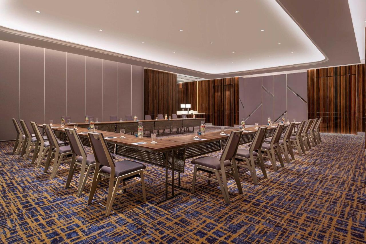 The Westin Surabaya Hotel Buitenkant foto
