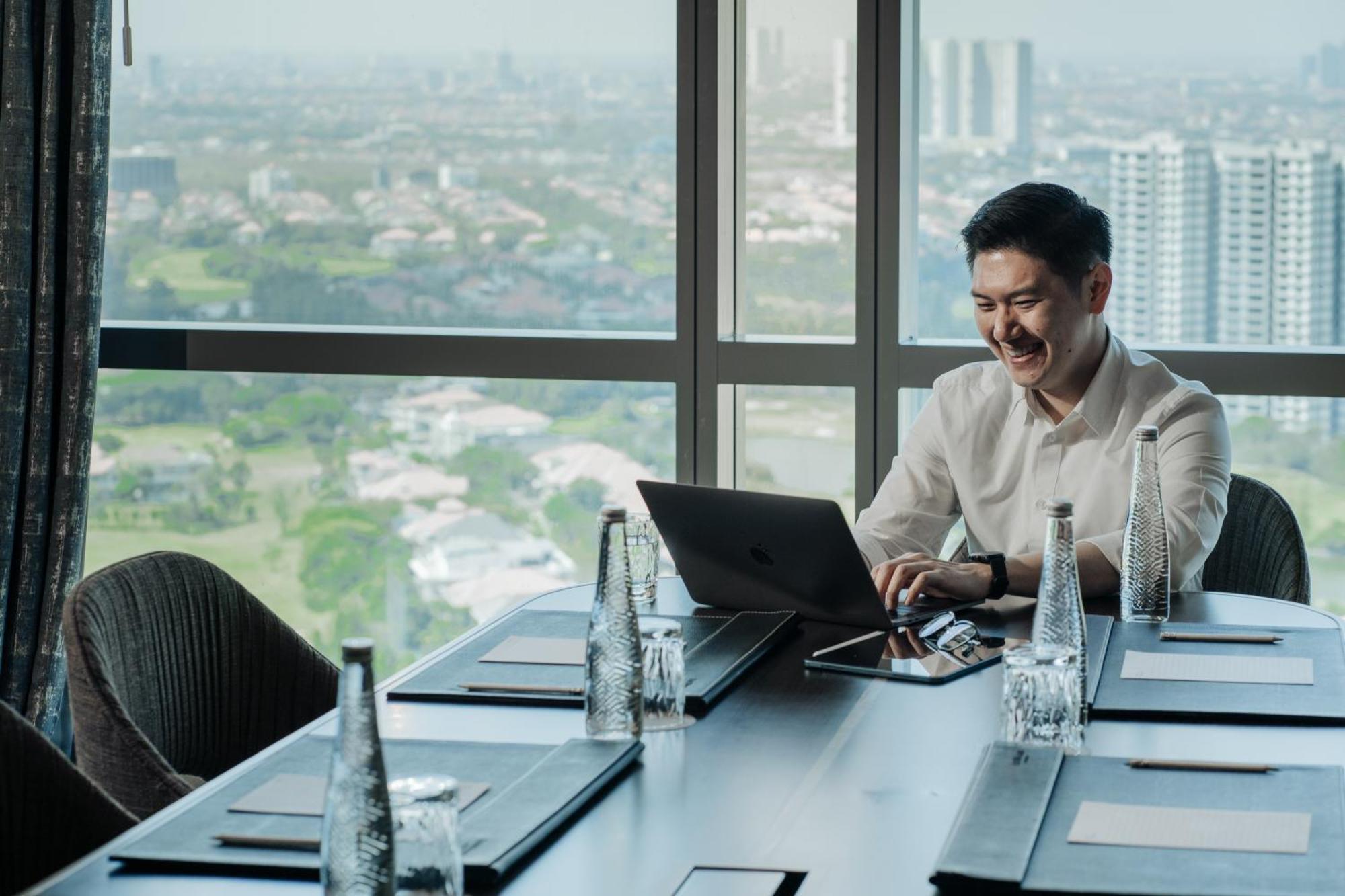 The Westin Surabaya Hotel Buitenkant foto