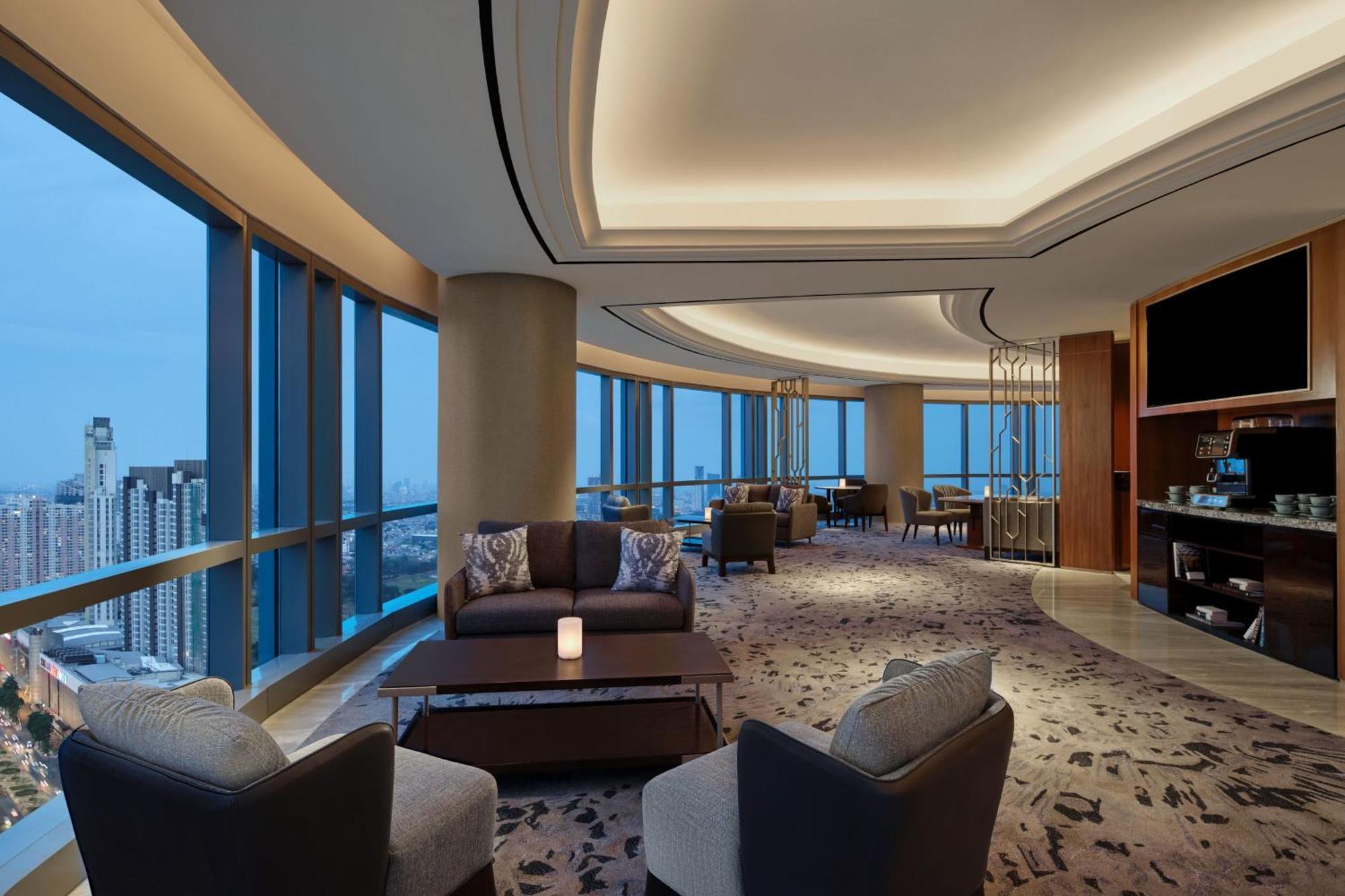The Westin Surabaya Hotel Buitenkant foto
